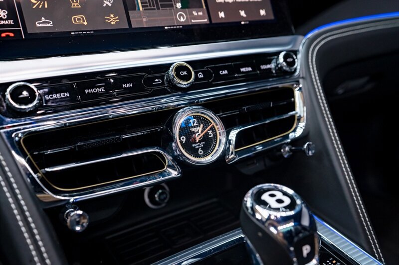 Used 2022 Bentley Flying Spur W12 image 32