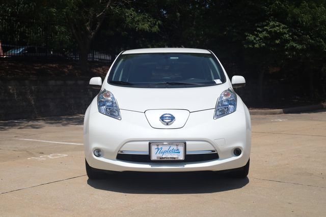 Used 2015 Nissan Leaf SL w/ Premium Package FWD image 4
