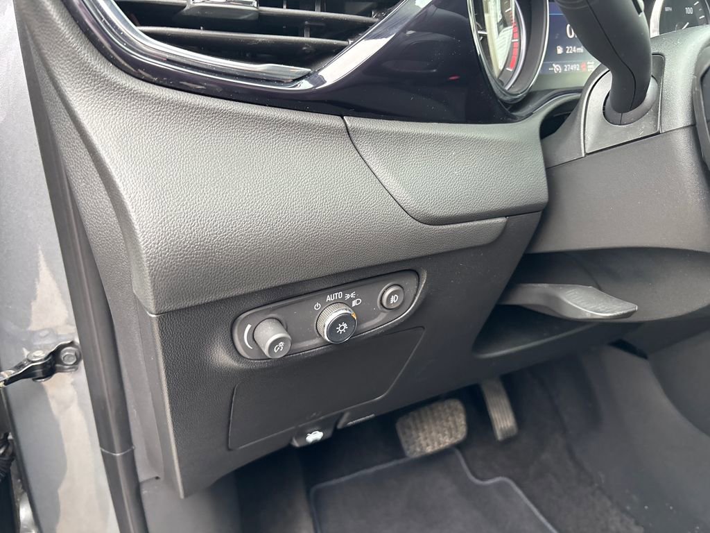 Used 2023 Buick Encore GX Select w/ Sport Touring Package AWD/4WD image 23
