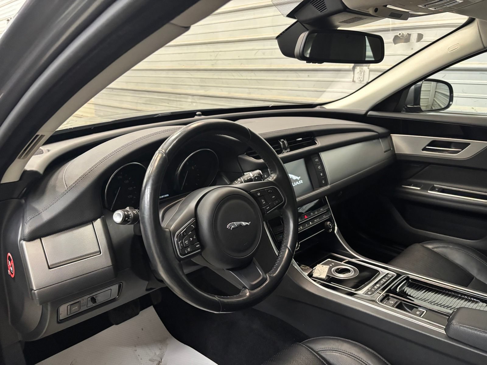 Used 2016 Jaguar XF Prestige AWD/4WD image 13
