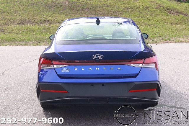 Used 2024 Hyundai Elantra SEL FWD image 6