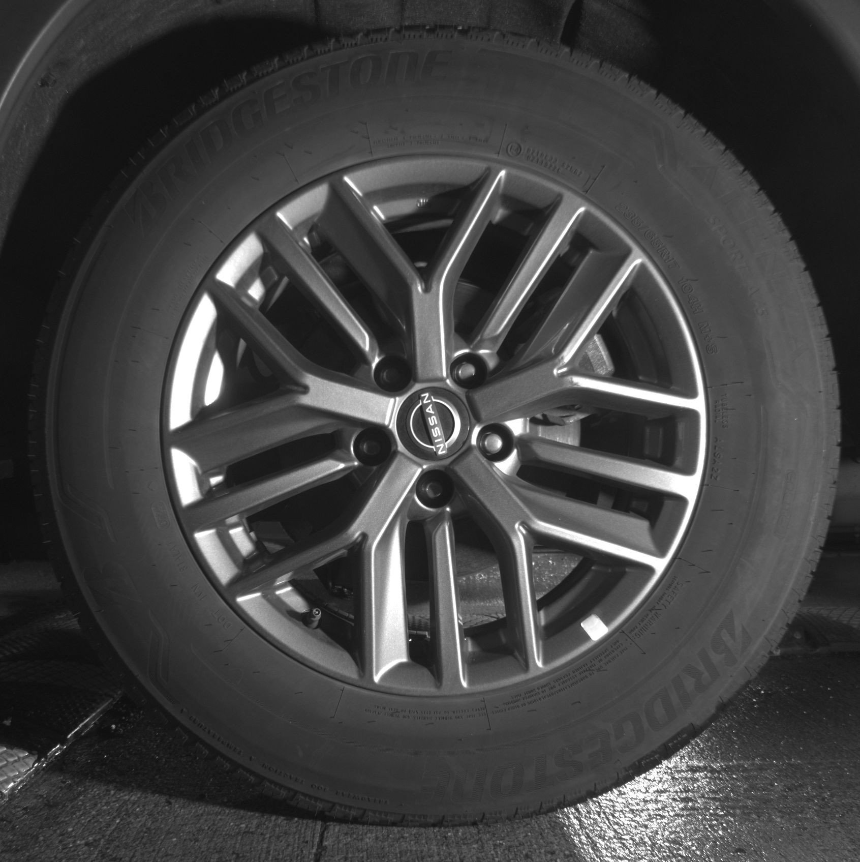 Used 2024 Nissan Rogue S FWD image 14