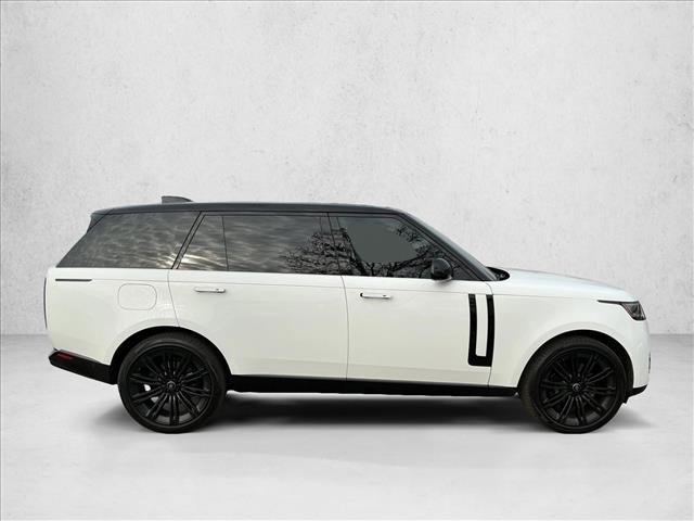 Used 2024 Land Rover Range Rover Long Wheelbase SE image 4