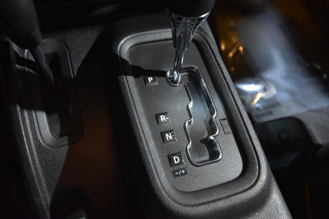Used 2014 Jeep Wrangler Unlimited Sahara AWD/4WD image 31