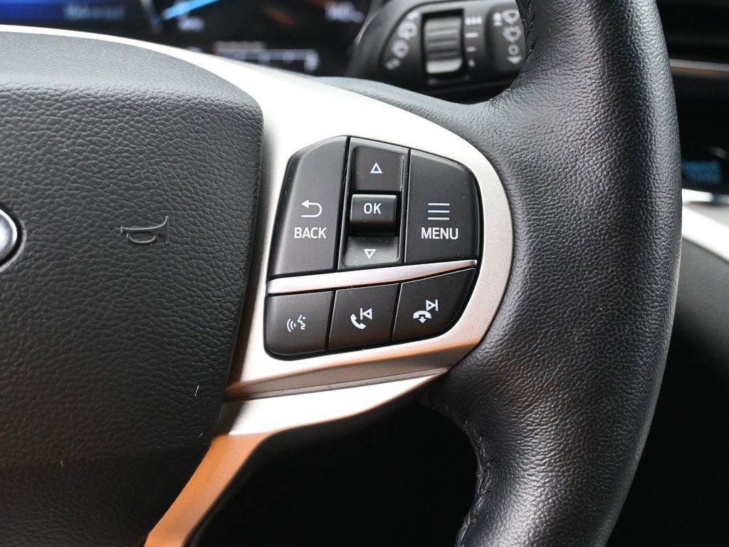 Used 2022 Ford Explorer XLT w/ Equipment Group 202A image 13