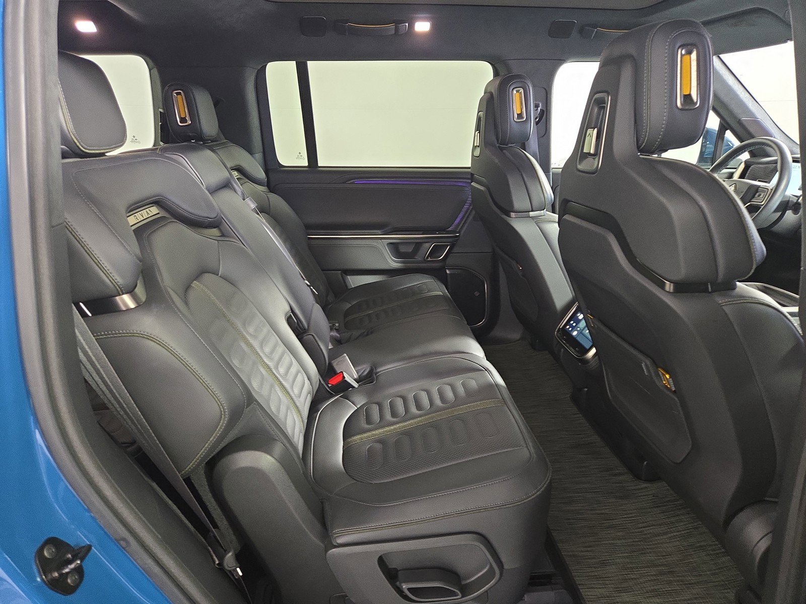 Used 2024 Rivian R1S Adventure AWD/4WD image 23