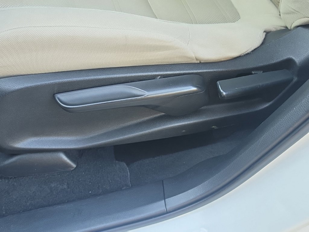 Used 2017 Honda CR-V LX image 17