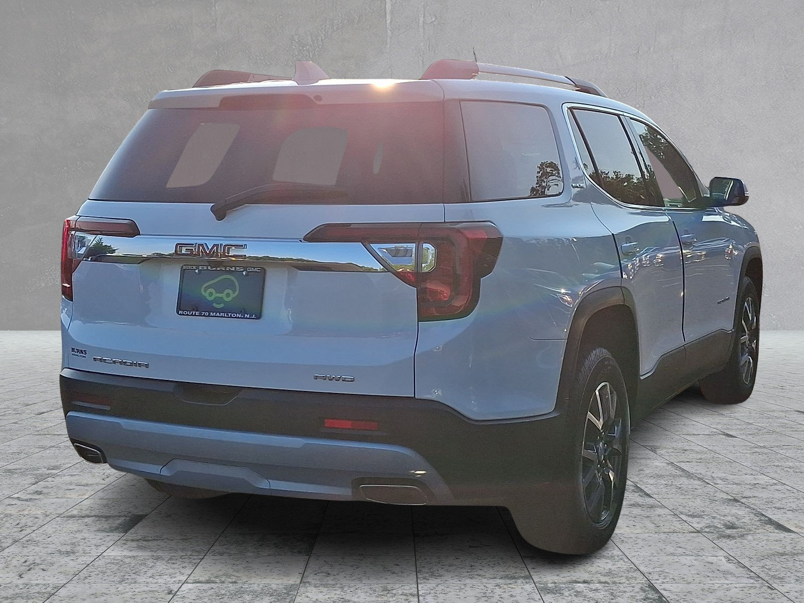 Certified 2023 GMC Acadia SLE w/ Driver Convenience Package AWD/4WD image 4