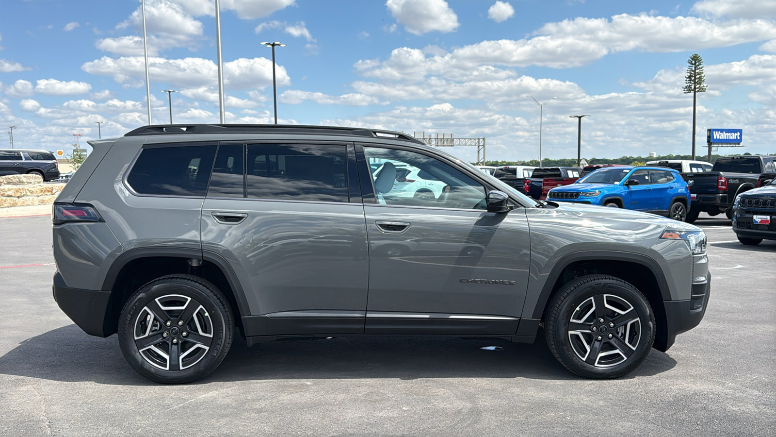 New 2026 Jeep Cherokee Laredo AWD/4WD image 4
