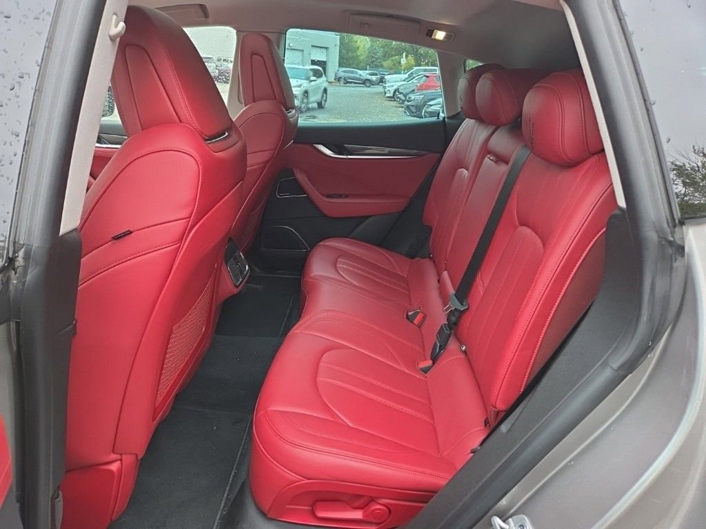 Used 2018 Maserati Levante S GranSport image 11