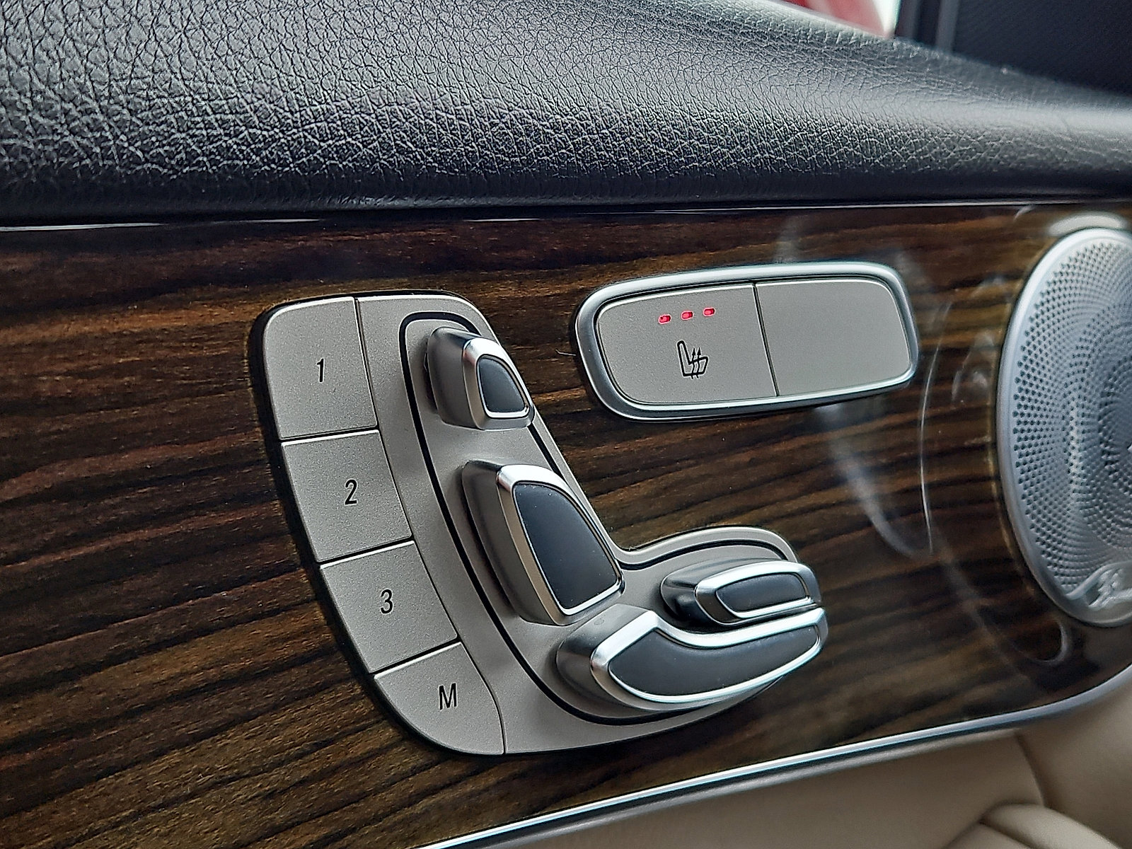 Used 2018 Mercedes-Benz GLC 300 4MATIC image 26