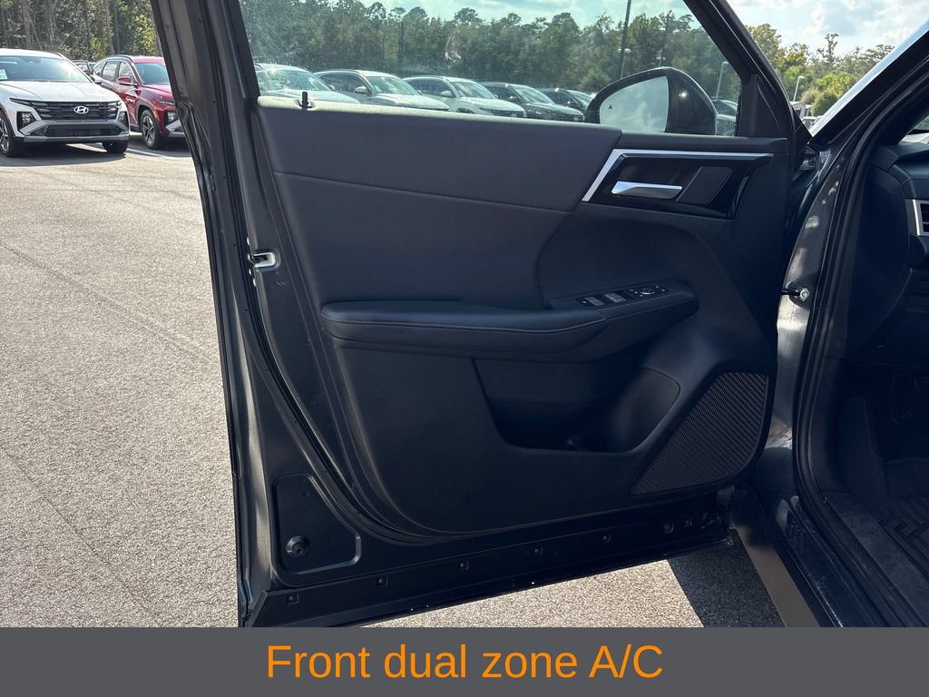 Used 2024 Mitsubishi Outlander SE FWD image 3