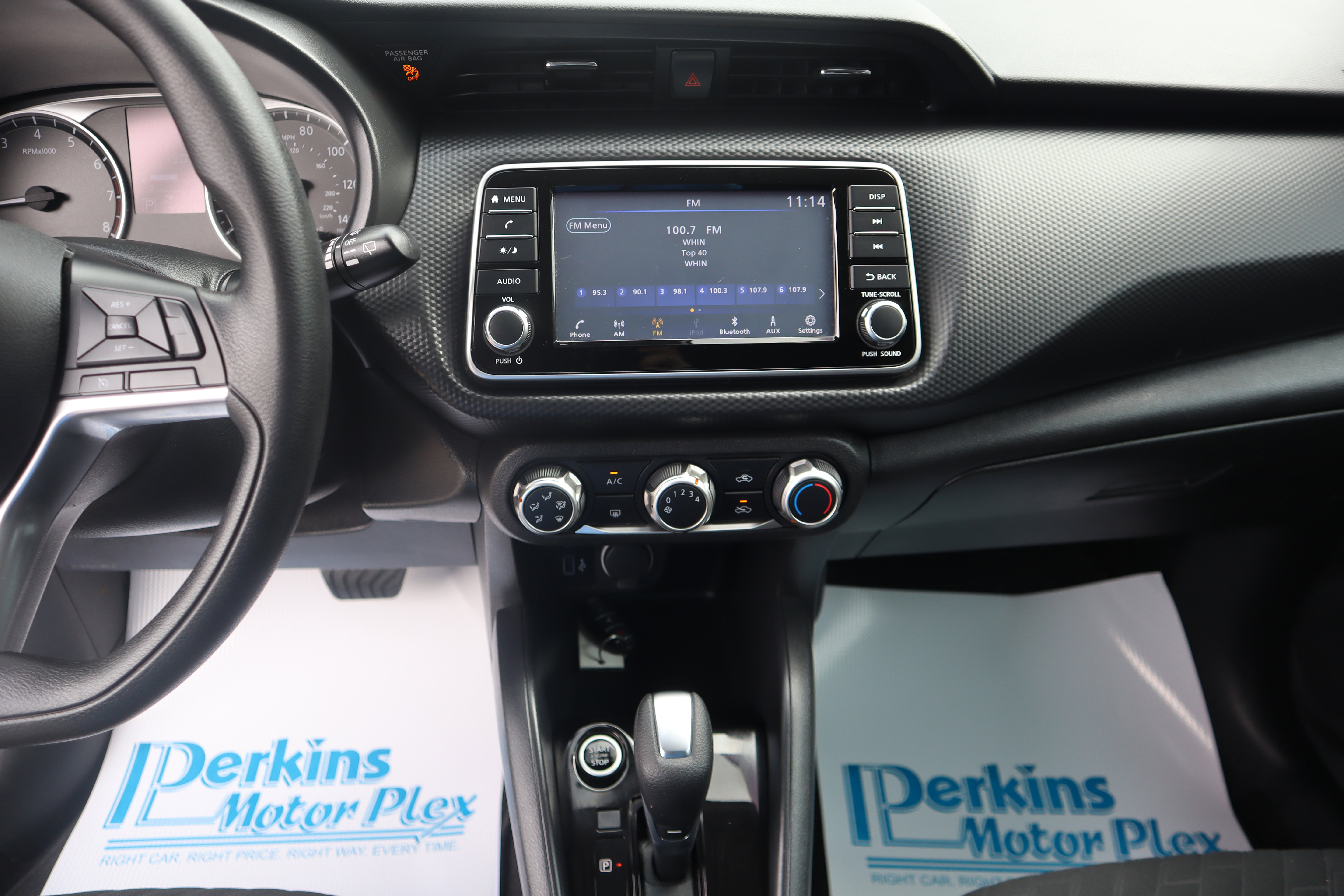 Used 2022 Nissan Kicks S image 13