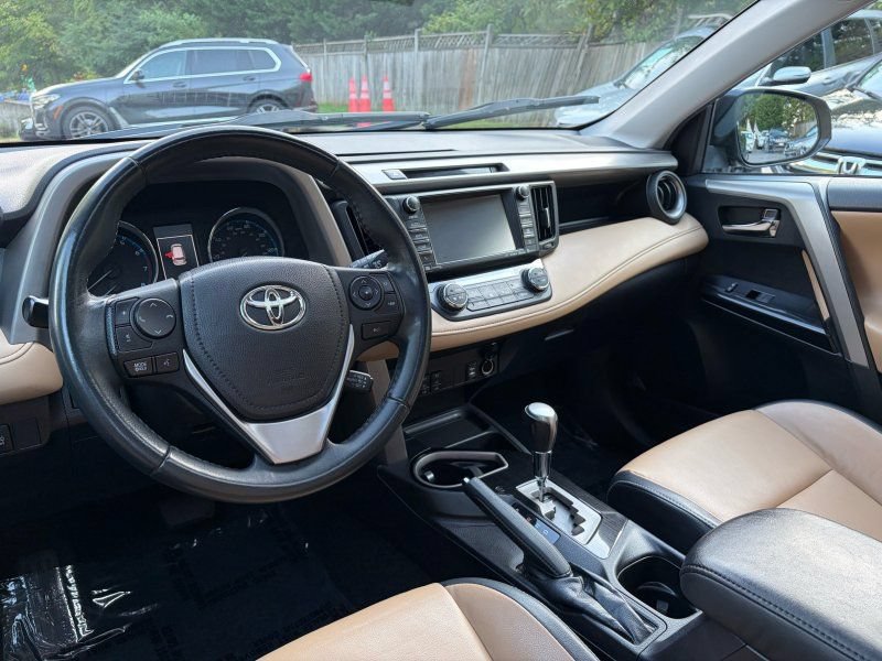 Used 2017 Toyota RAV4 Limited AWD/4WD image 10