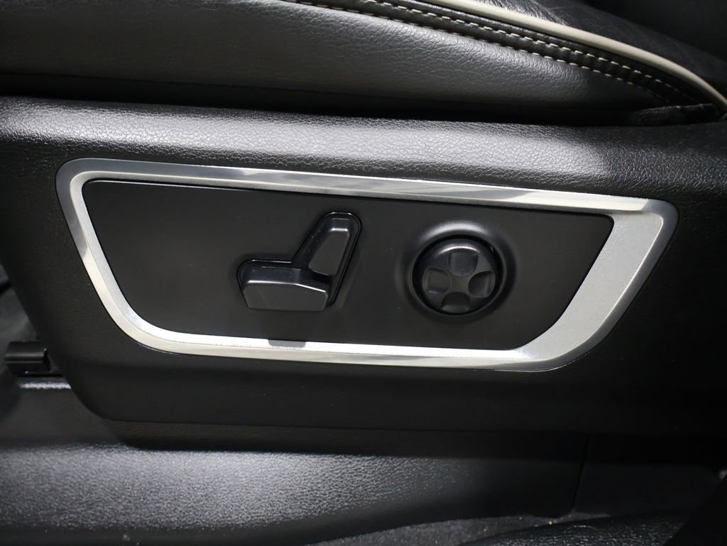 Used 2019 RAM 1500 Laramie image 14