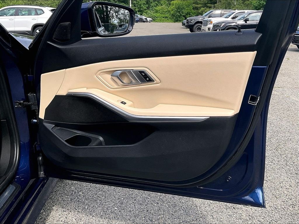 Used 2019 BMW 330i xDrive Sedan w/ Premium Package AWD/4WD image 12