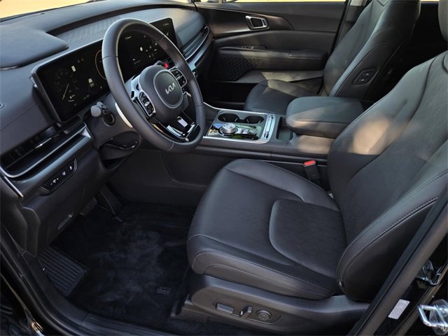 Certified 2025 Kia Carnival SX w/ SX Dark Edition Package image 22