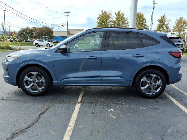 Used 2023 Ford Escape ST-Line w/ Tech Pack #1 AWD/4WD image 6