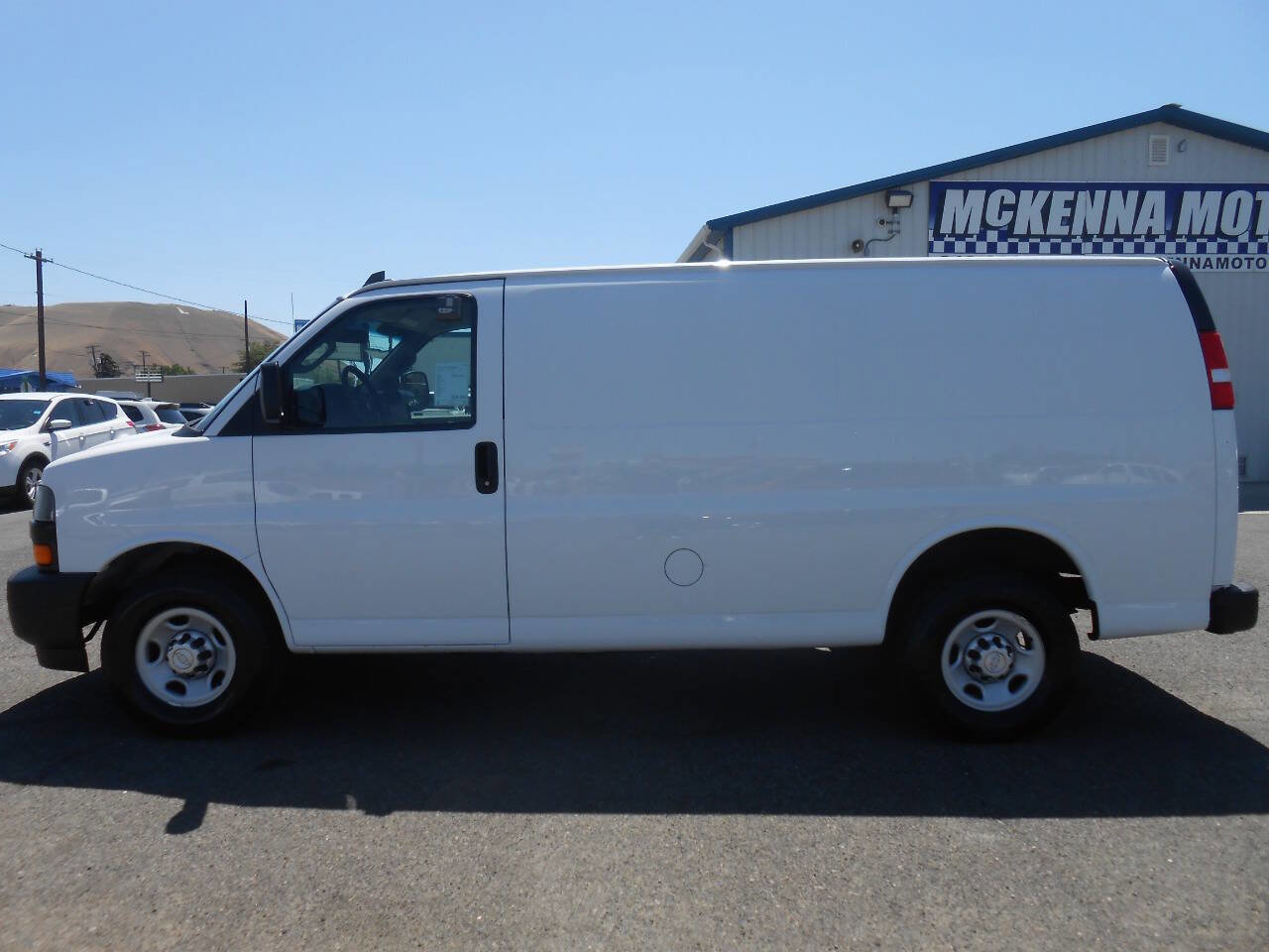Used 2018 Chevrolet Express 2500 image 7