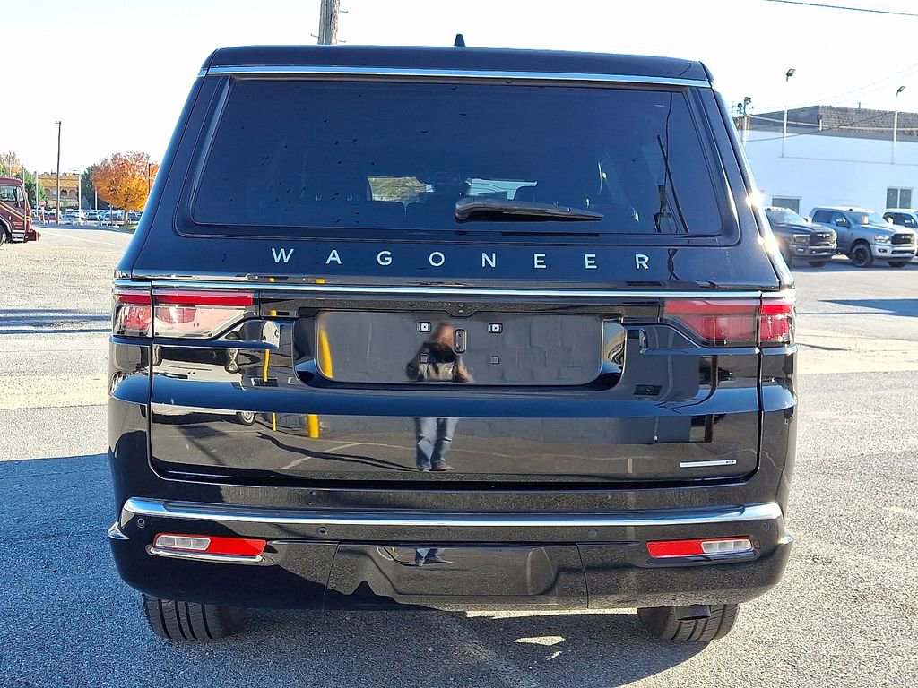 Used 2024 Jeep Wagoneer L Series III w/ Flexible Seating Group image 6