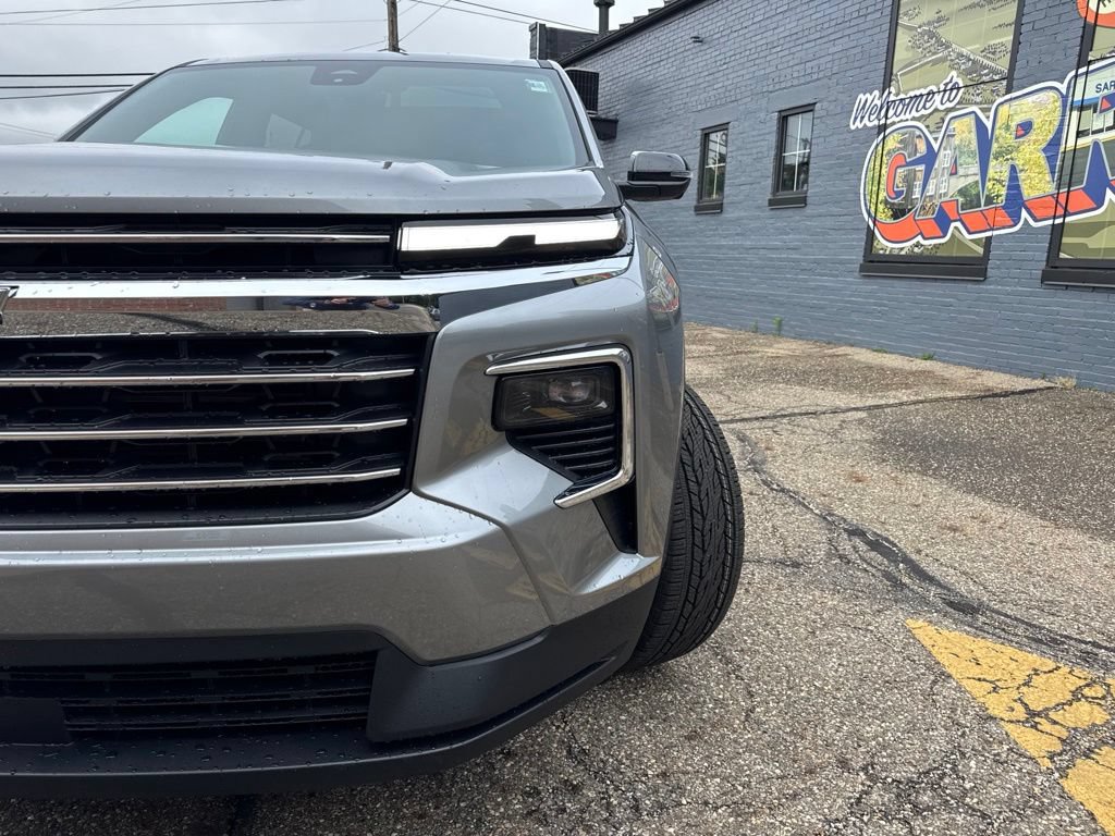 New 2026 Chevrolet Traverse LT w/ Sun and Wheel Package AWD/4WD image 3