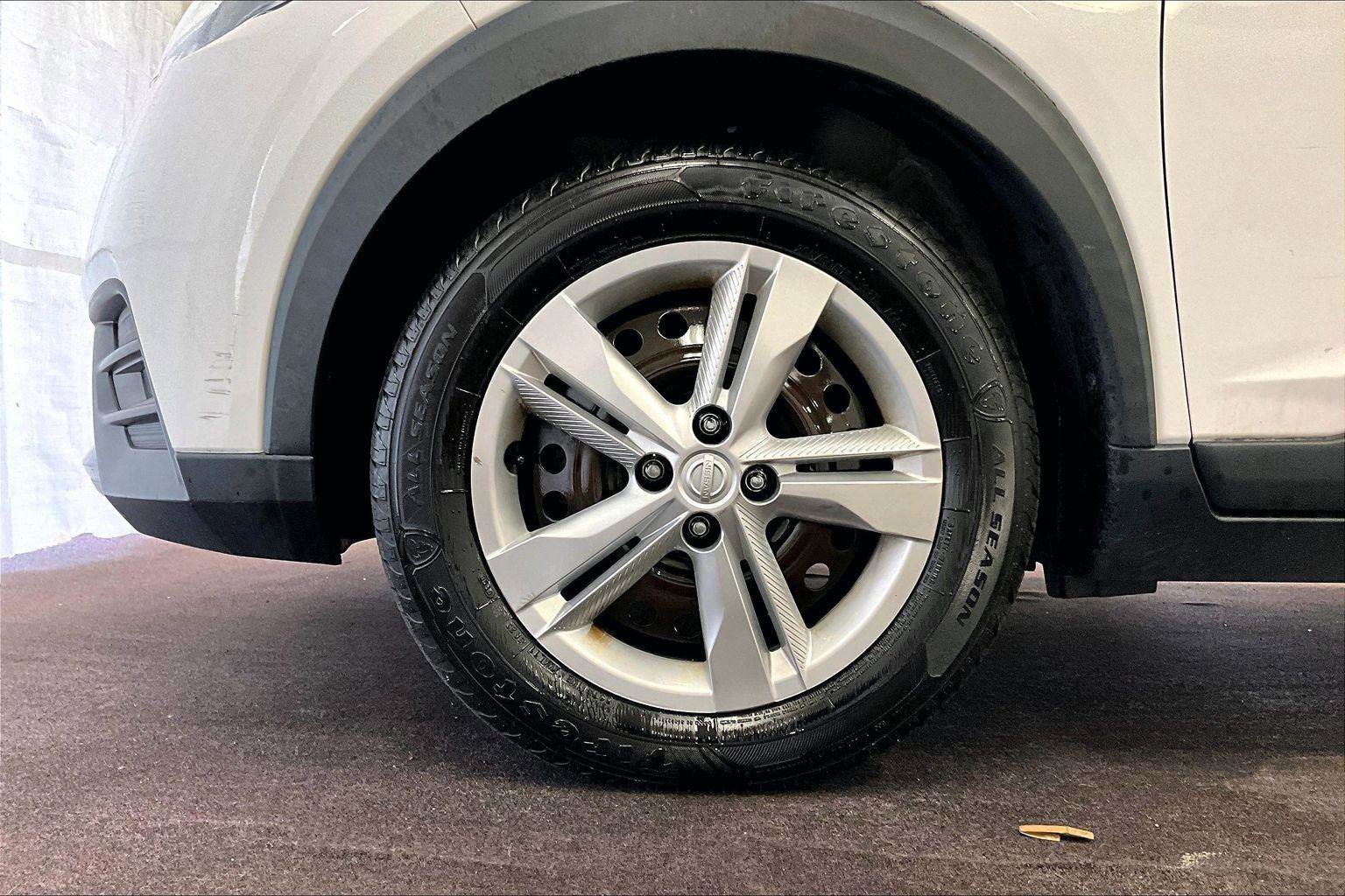 Used 2020 Nissan Kicks S image 8