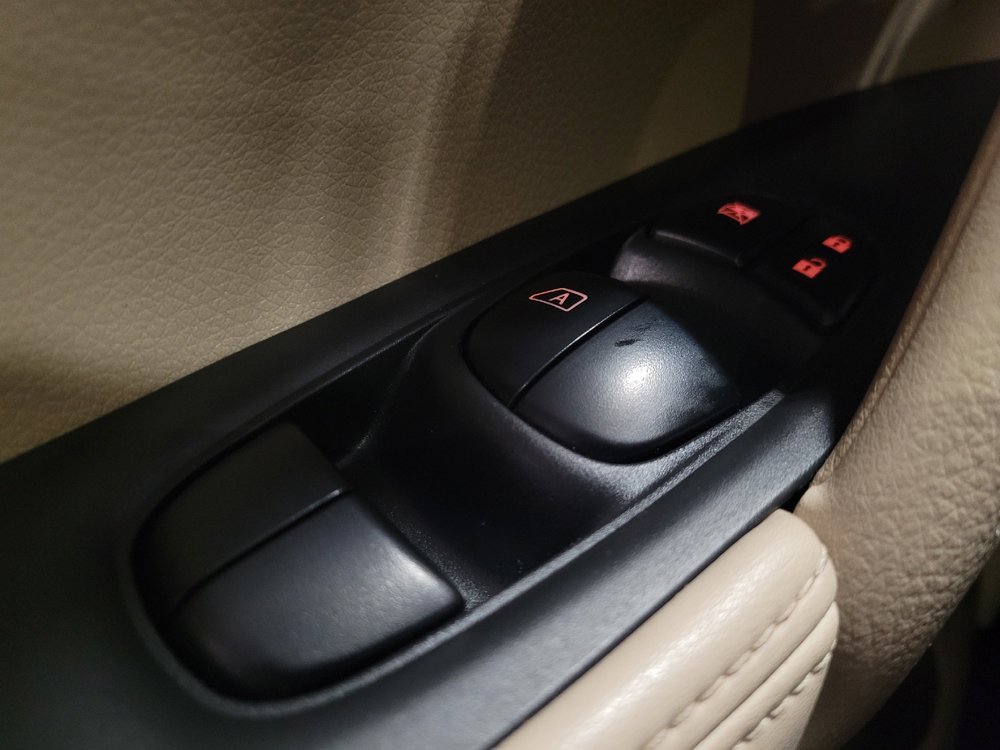 Used 2017 Nissan Rogue SL image 27