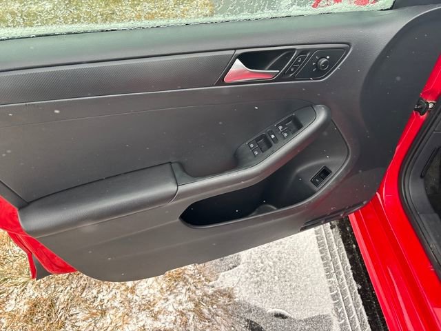 Used 2015 Volkswagen Jetta S image 10