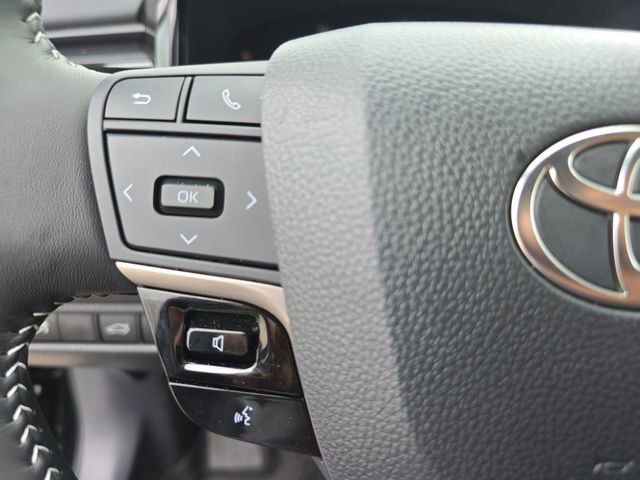 Used 2026 Toyota Camry SE w/ Multimedia Upgrade Package image 16