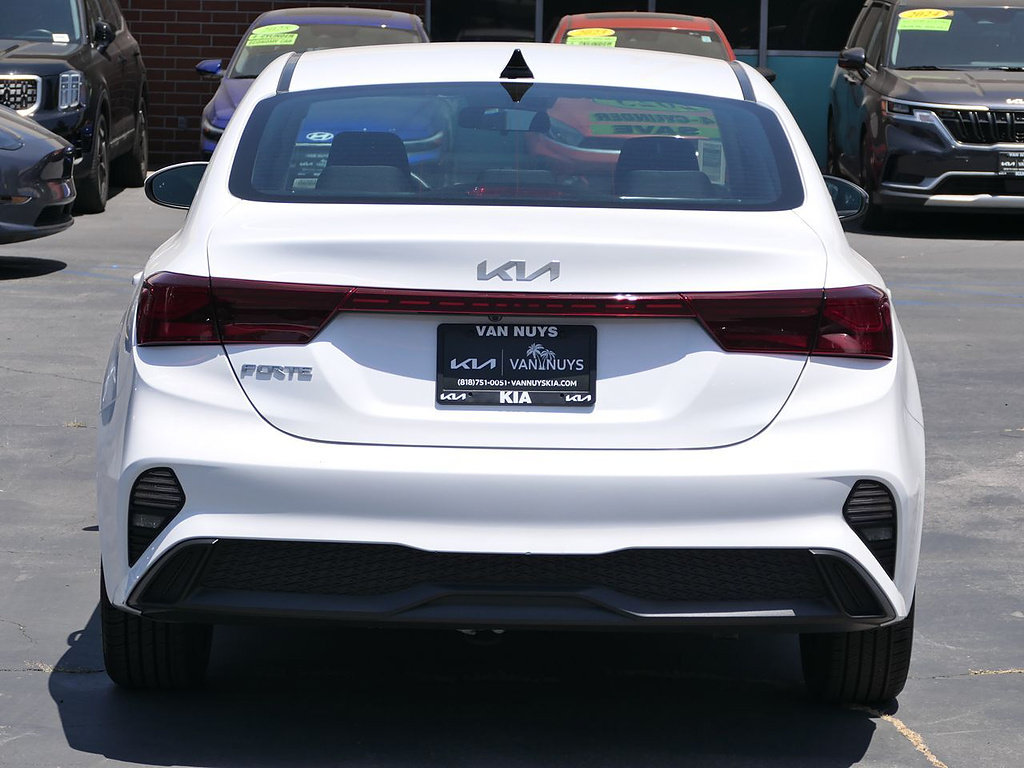 Used 2023 Kia Forte LXS w/ LXS Technology Package FWD image 5