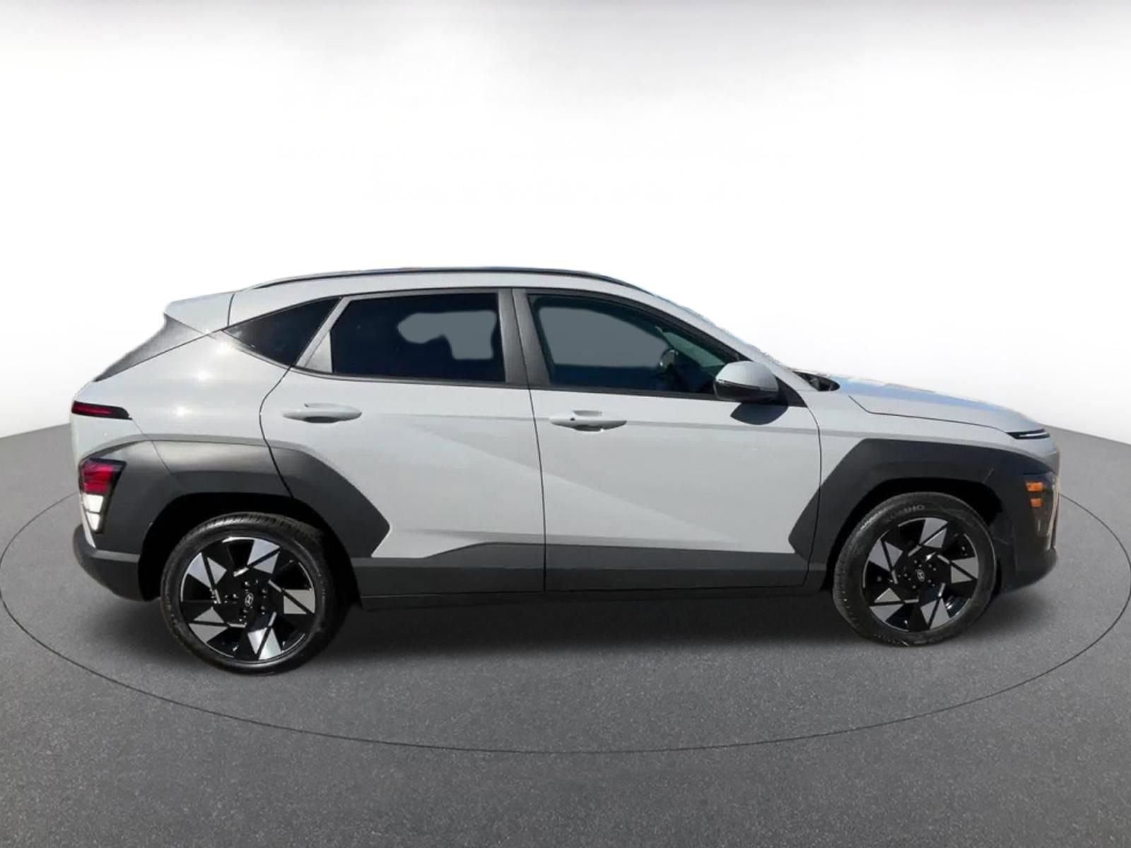Used 2025 Hyundai Kona SEL image 15