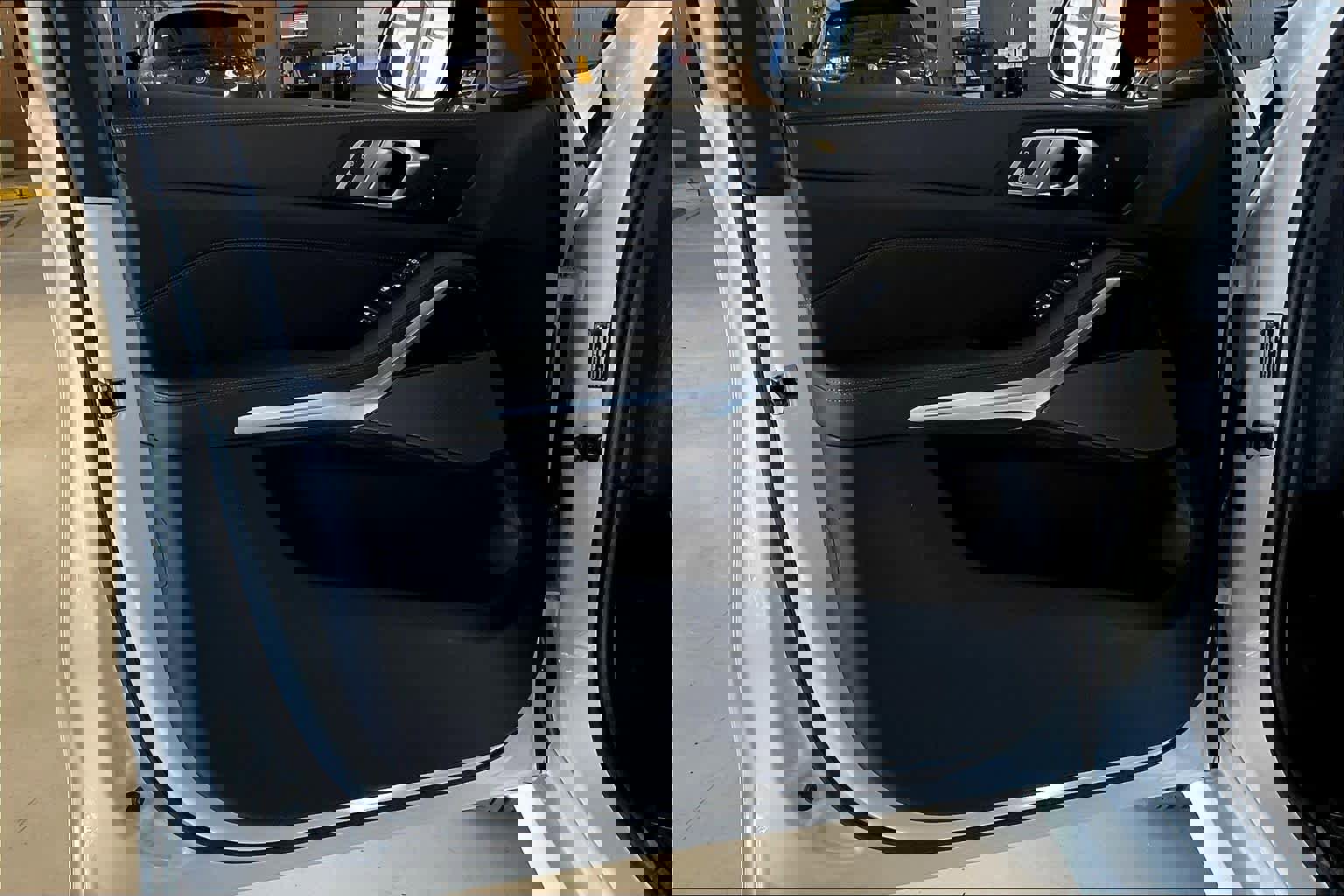 Used 2026 BMW X5 xDrive40i w/ M Sport Package image 10