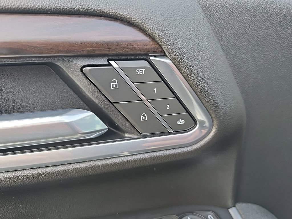 Used 2025 GMC Sierra 3500 SLT w/ X31 Off-Road Package image 23