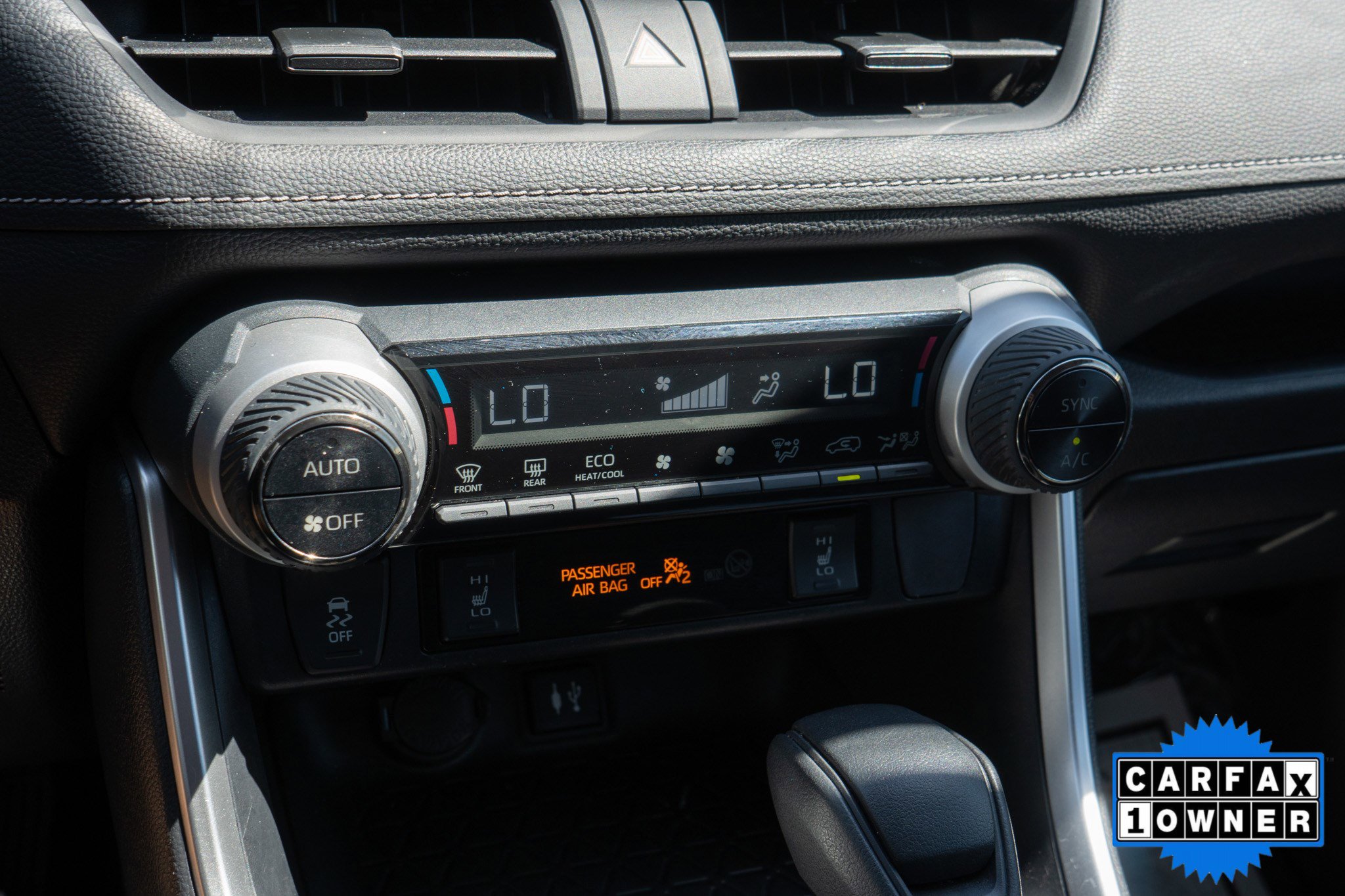 Used 2019 Toyota RAV4 XLE w/ Convenience Package FWD image 19