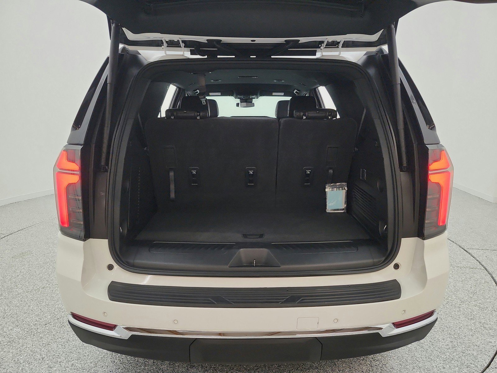 Used 2025 Chevrolet Tahoe LT AWD/4WD image 20