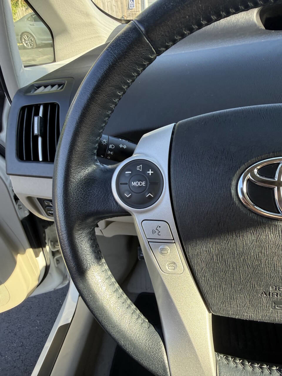 Used 2011 Toyota Prius Four w/ Navigation Pkg FWD image 13