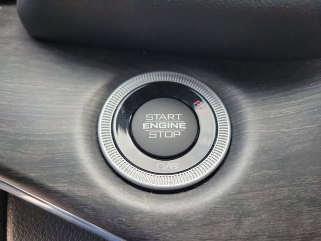 Used 2023 Jeep Grand Cherokee Overland w/ Advanced Protech Group III image 27