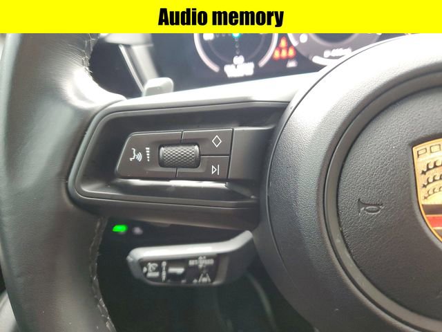 Used 2024 Porsche Cayenne image 11