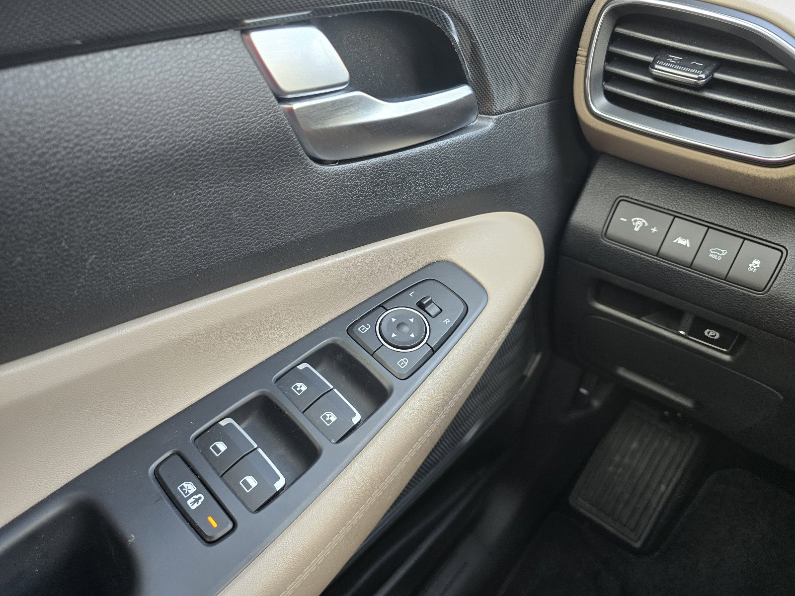 Used 2023 Hyundai Santa Fe SEL image 23