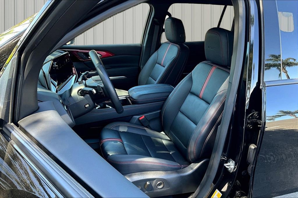 Used 2025 Chevrolet Traverse RS w/ LPO, Floor Liner Package image 15