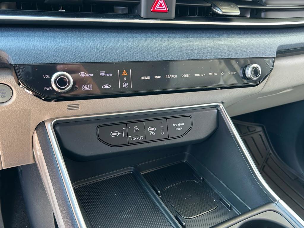 New 2026 Kia Carnival EX image 24