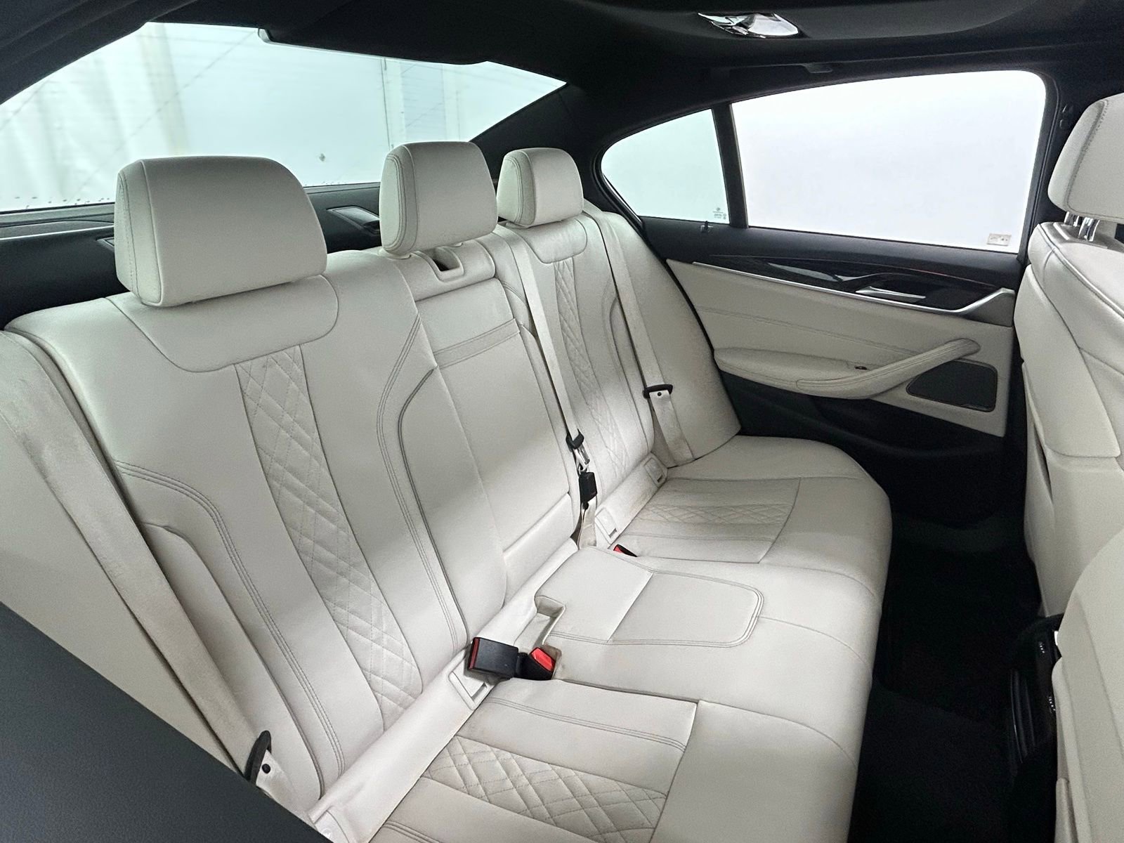 Used 2023 BMW 540i xDrive w/ M Sport Package image 40