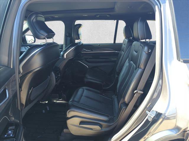 Used 2023 Jeep Grand Cherokee L Overland w/ Luxury Tech Group IV image 21
