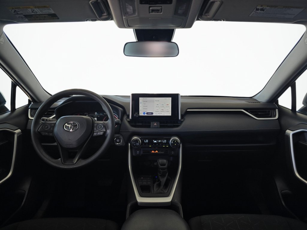 Used 2025 Toyota RAV4 XLE AWD/4WD image 34
