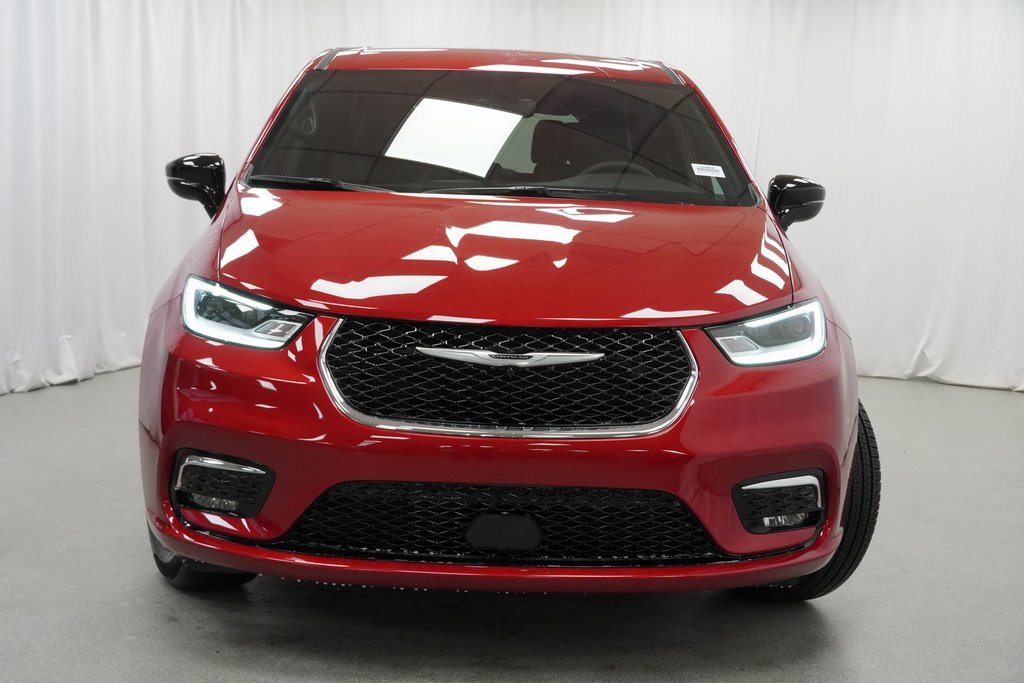 Certified 2025 Chrysler Pacifica Select image 8