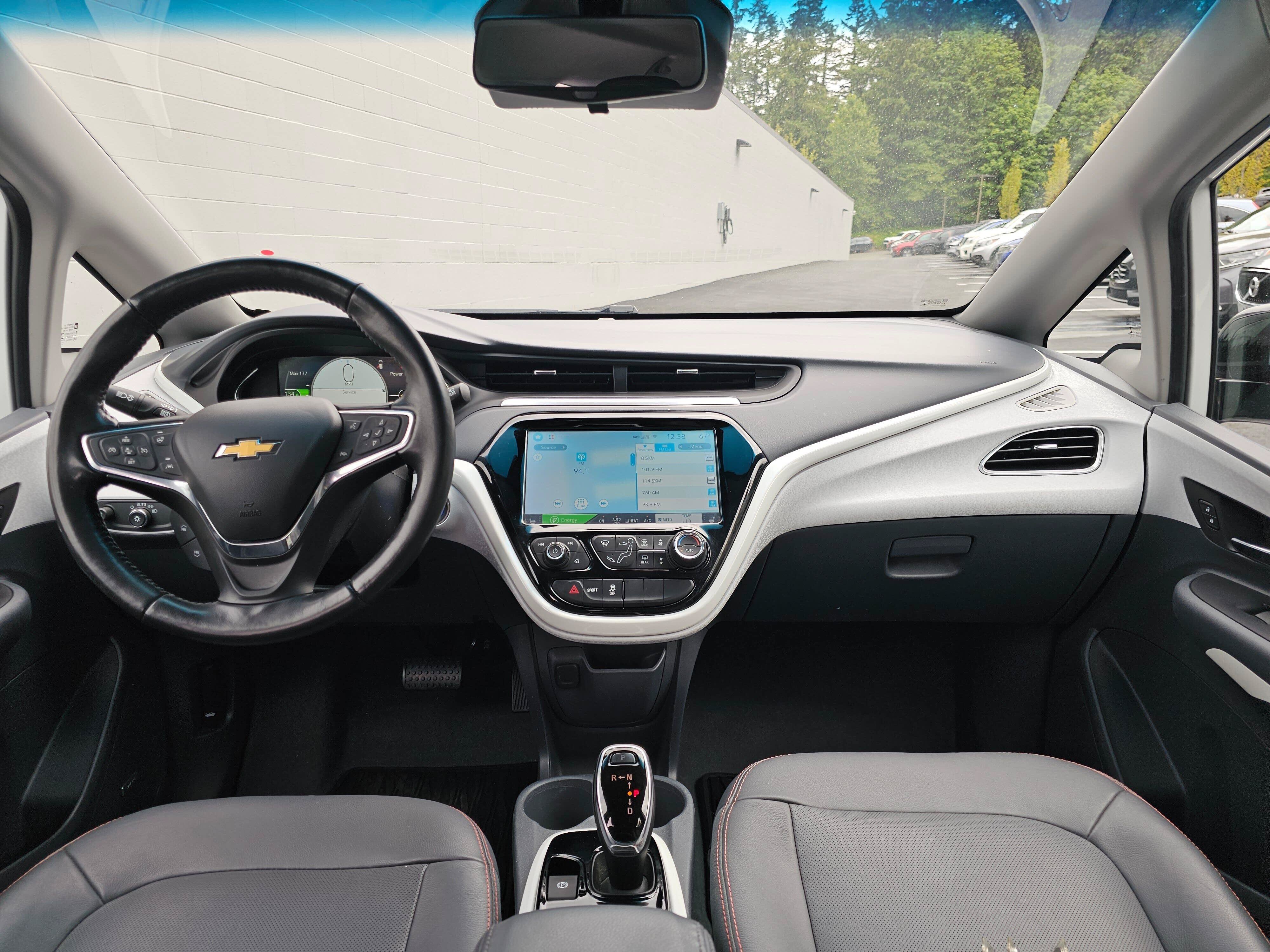 Used 2019 Chevrolet Bolt Premier w/ Infotainment Package FWD image 19