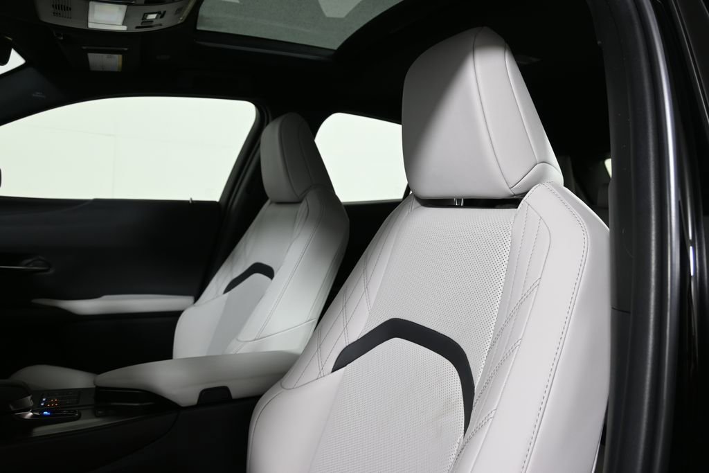 Used 2025 Lexus UX 300h AWD w/ Cold Area Package image 15