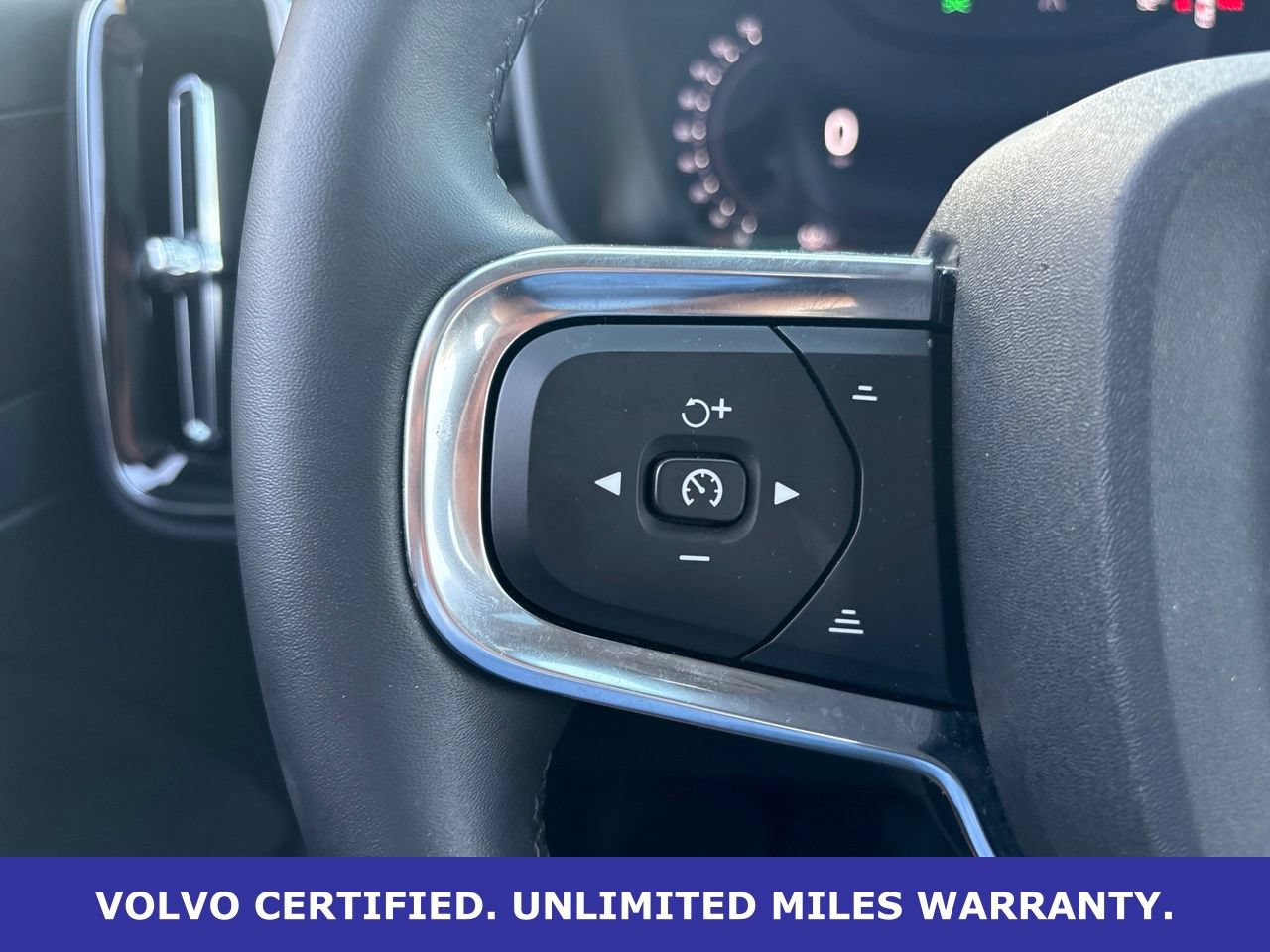 Certified 2024 Volvo XC40 B5 Plus w/ Protection Package Premier AWD/4WD image 23