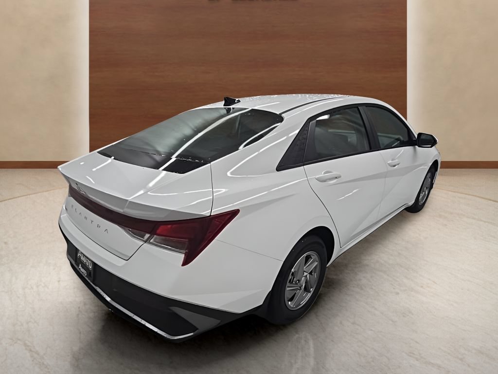 New 2026 Hyundai Elantra SE FWD image 6