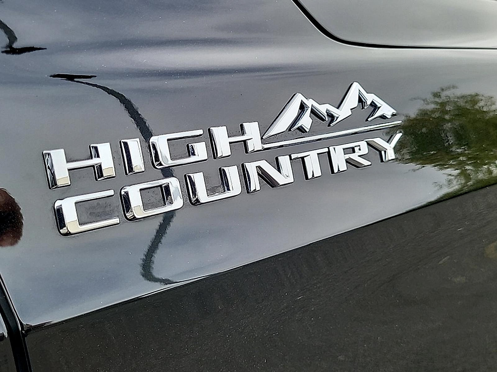 Used 2021 Chevrolet Tahoe High Country AWD/4WD image 34